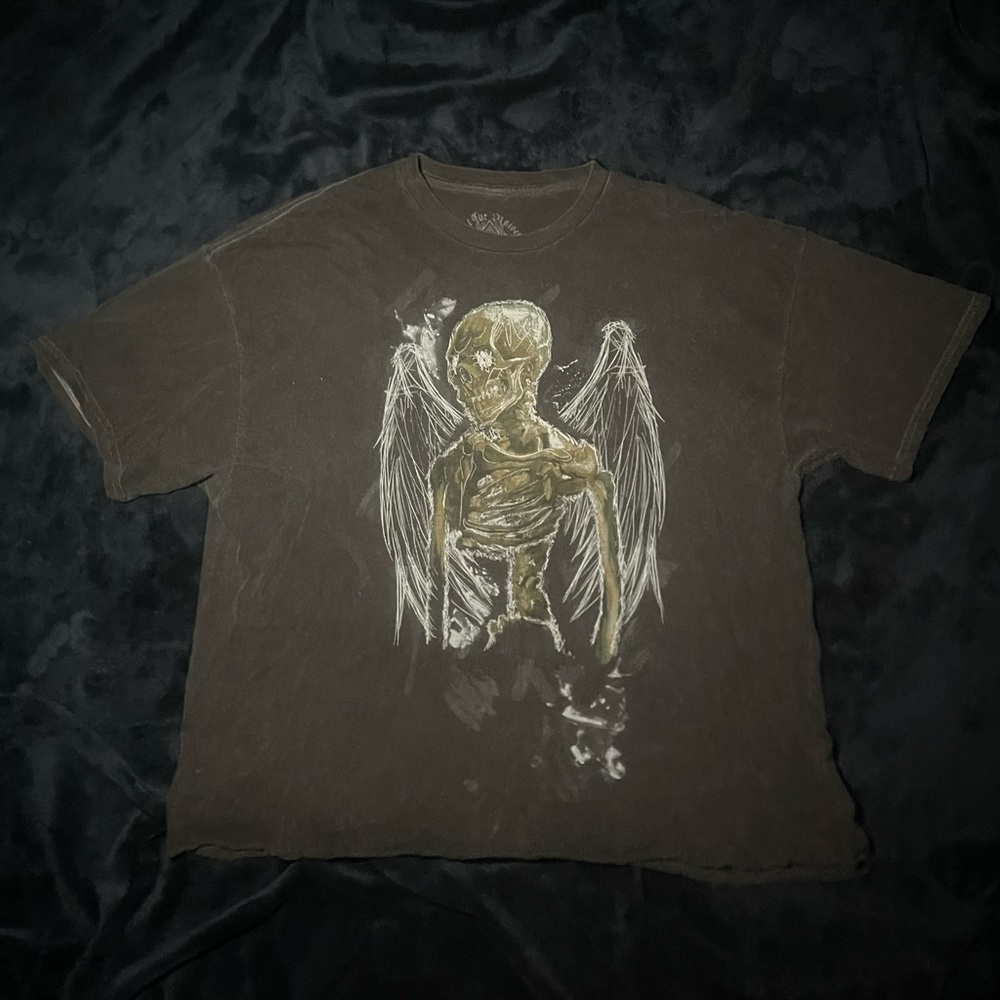 Graphic Tee with angelic skeleton
